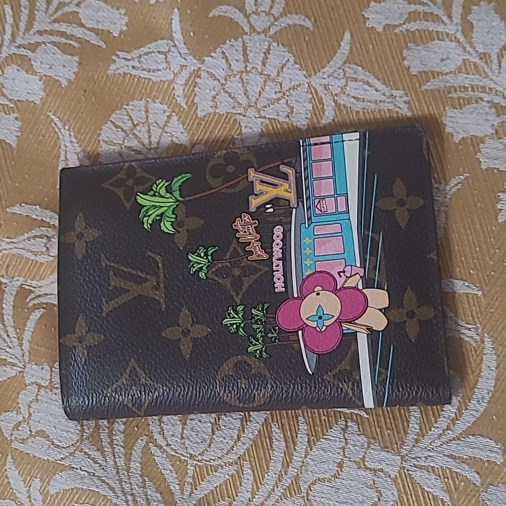 Louis vuitton Hollywood Christmas edition passport case wallet Vivienne